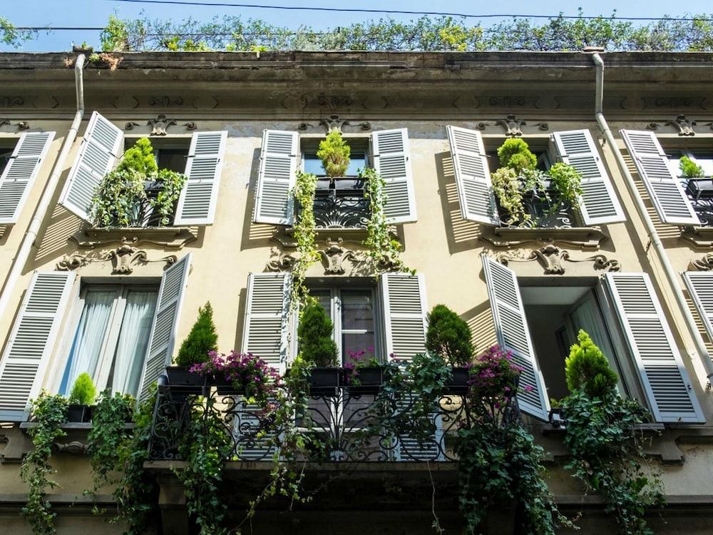 Milano Suites Bagian luar foto