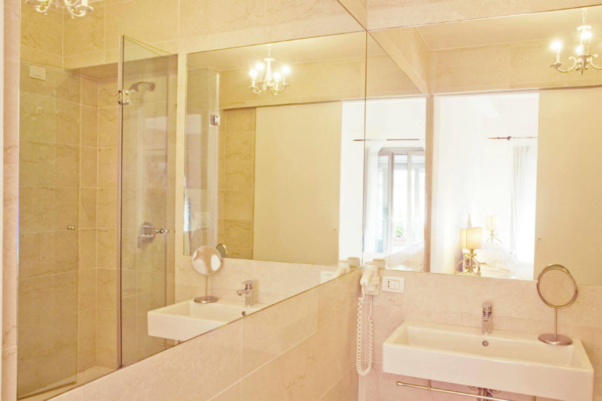 Milano Suites Bagian luar foto