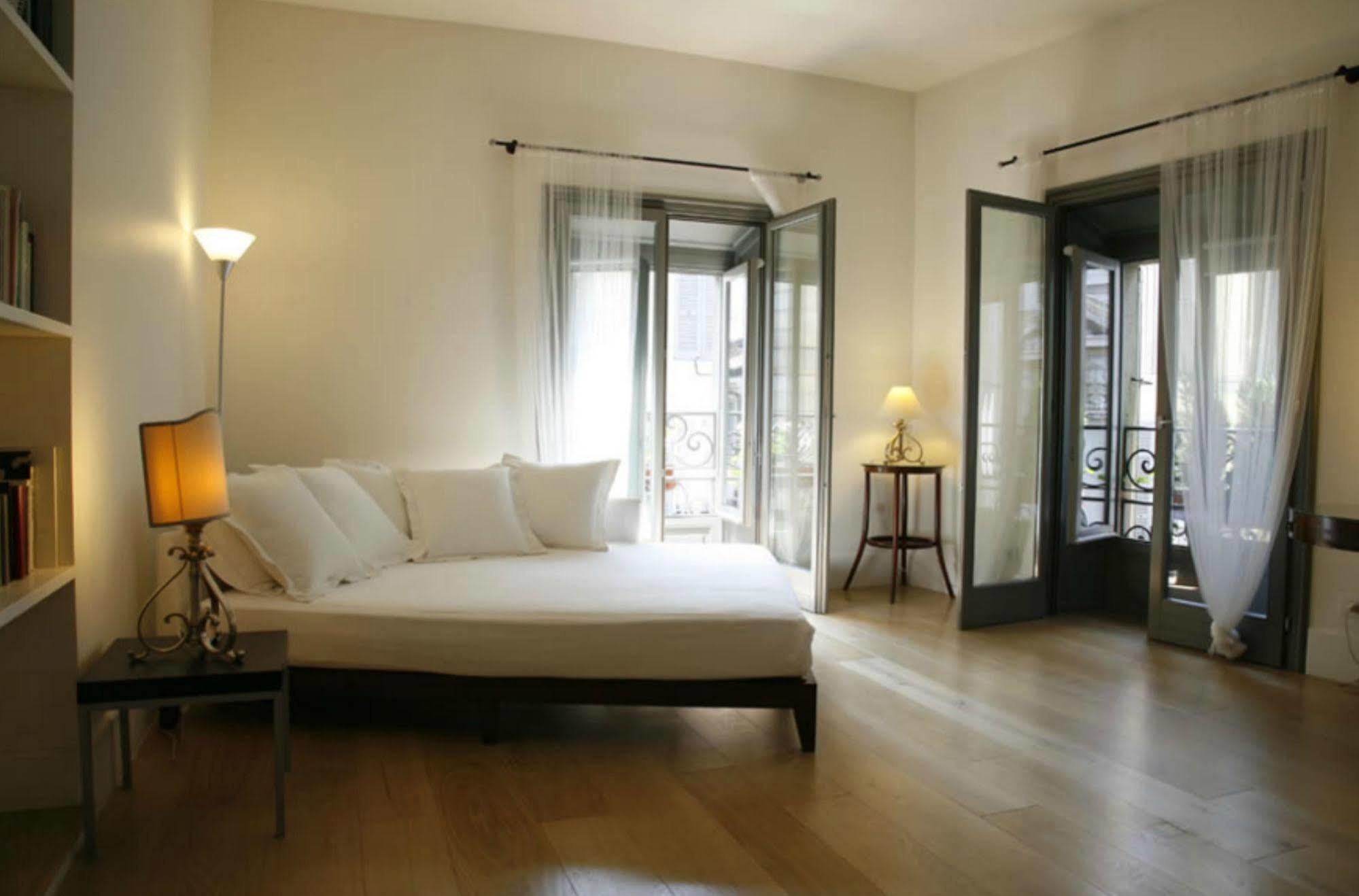 Milano Suites Bagian luar foto